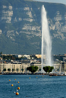 The fountain at the entrance of the harbor.